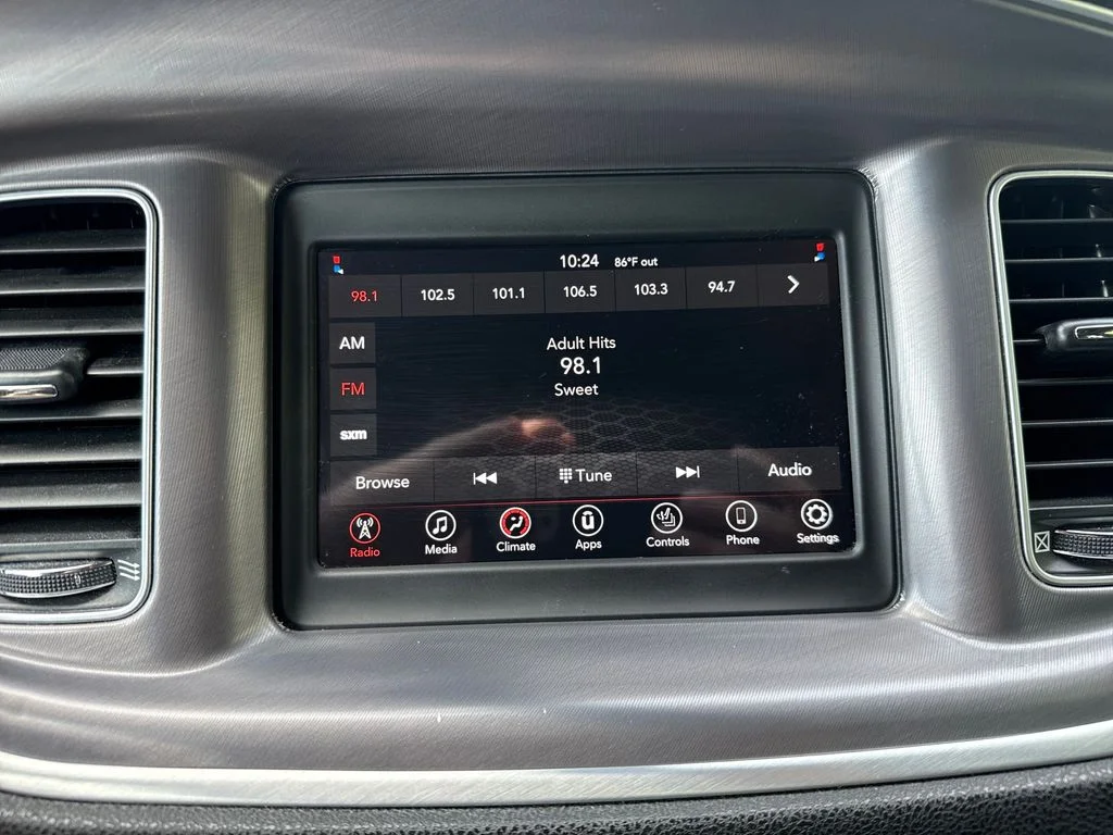 Used 2020 Orange Dodge SXT image 16