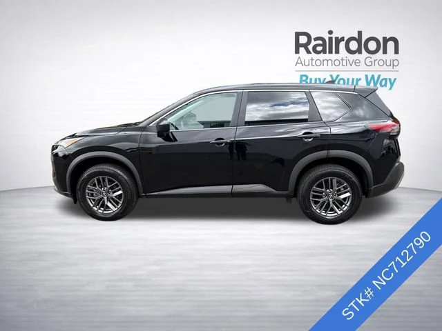 Used 2022 Super Black Nissan S image 4