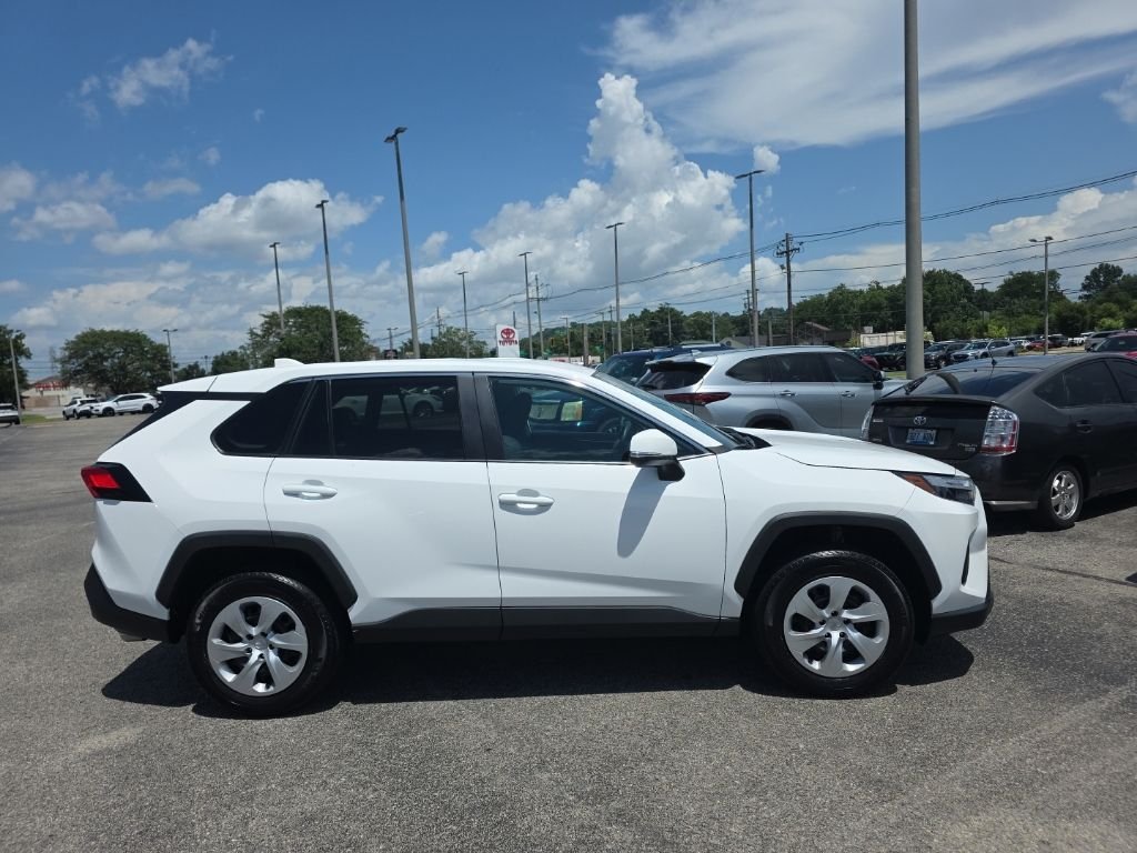 Used 2025 White Toyota LE image 3