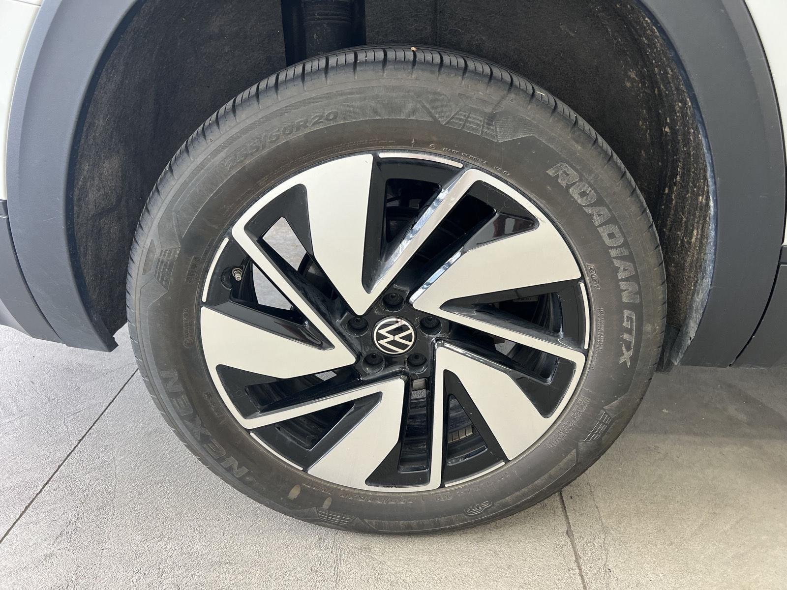 2024 Volkswagen Atlas SE w/Tech - Photo 9