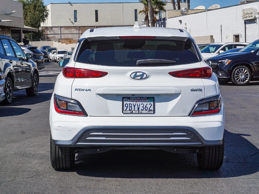 Used 2022 White Hyundai SEL image 6