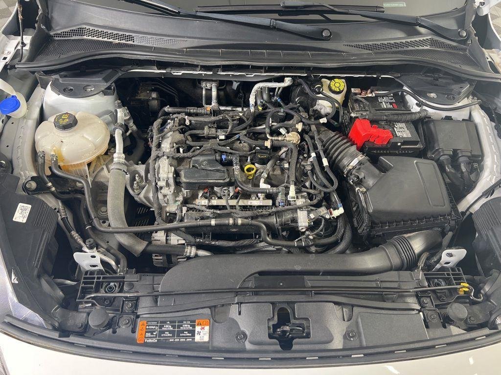Used 2022 Oxford White Ford SE image 21