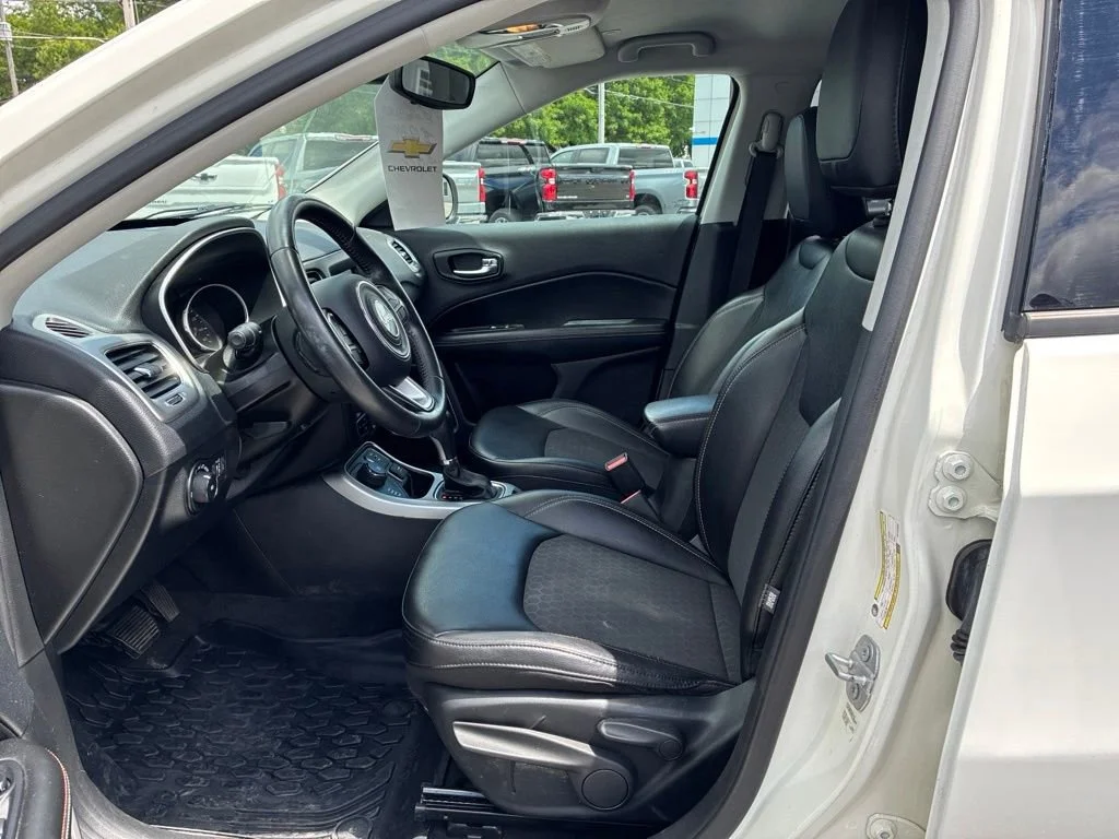 Used 2019 White Clearcoat Jeep Latitude image 16