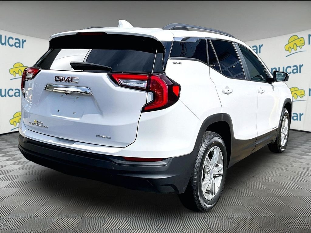 Used 2023 White GMC SLE image 7