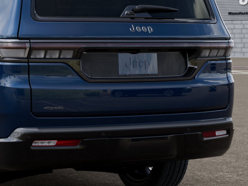 New 2026 Fathom Blue Pearl-Coat Exterior Paint (Late Availability) Jeep Grand Wagoneer image 13