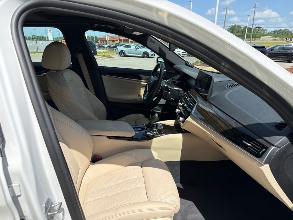 Used 2021 White BMW 530i image 26