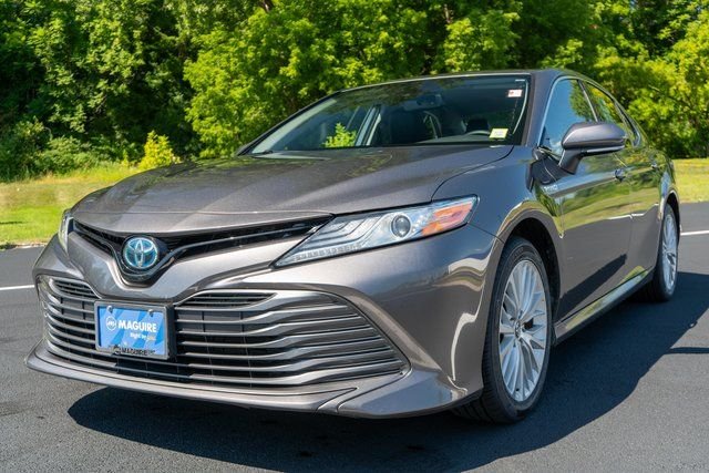 Used 2020 Gray Toyota XLE image 2