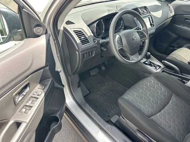 Used 2025 Silver Mitsubishi 2.0 ES image 12