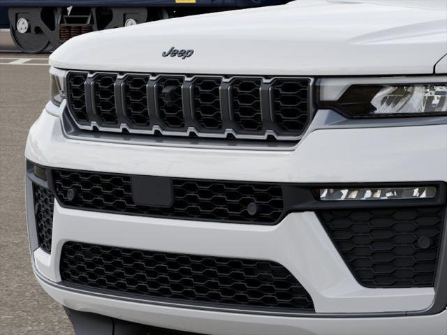New 2027 Bright White Clear-Coat Paint Jeep Limited Reserve image 19