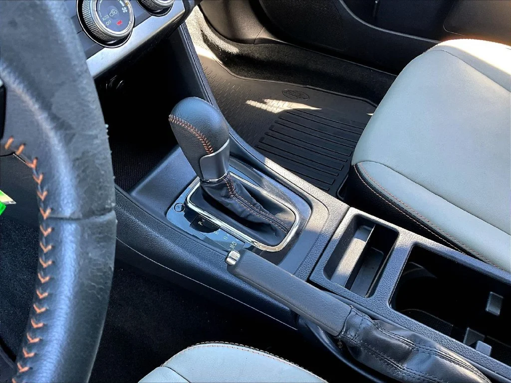 Used 2017 Blue Subaru 2.0i Limited image 19