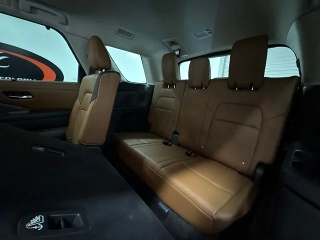 Used 2024 Blue Nissan Platinum image 12