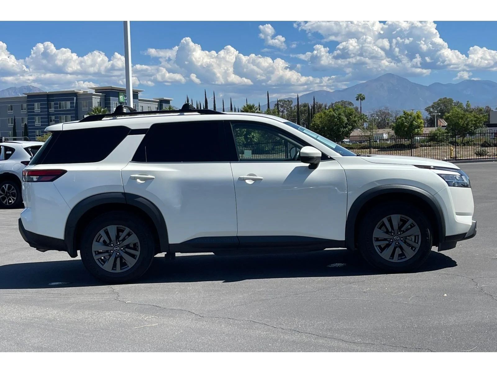 Used 2022 Pearl White Tricoat Nissan SV image 8