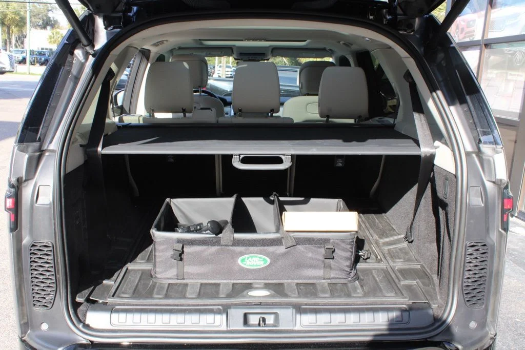 Certified Used 2025  Land Rover Dynamic SE image 43