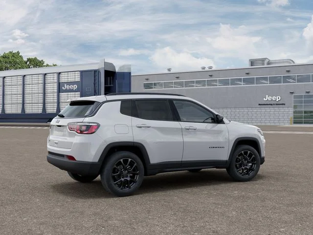 New 2026 Bright White Clearcoat Jeep Latitude image 5
