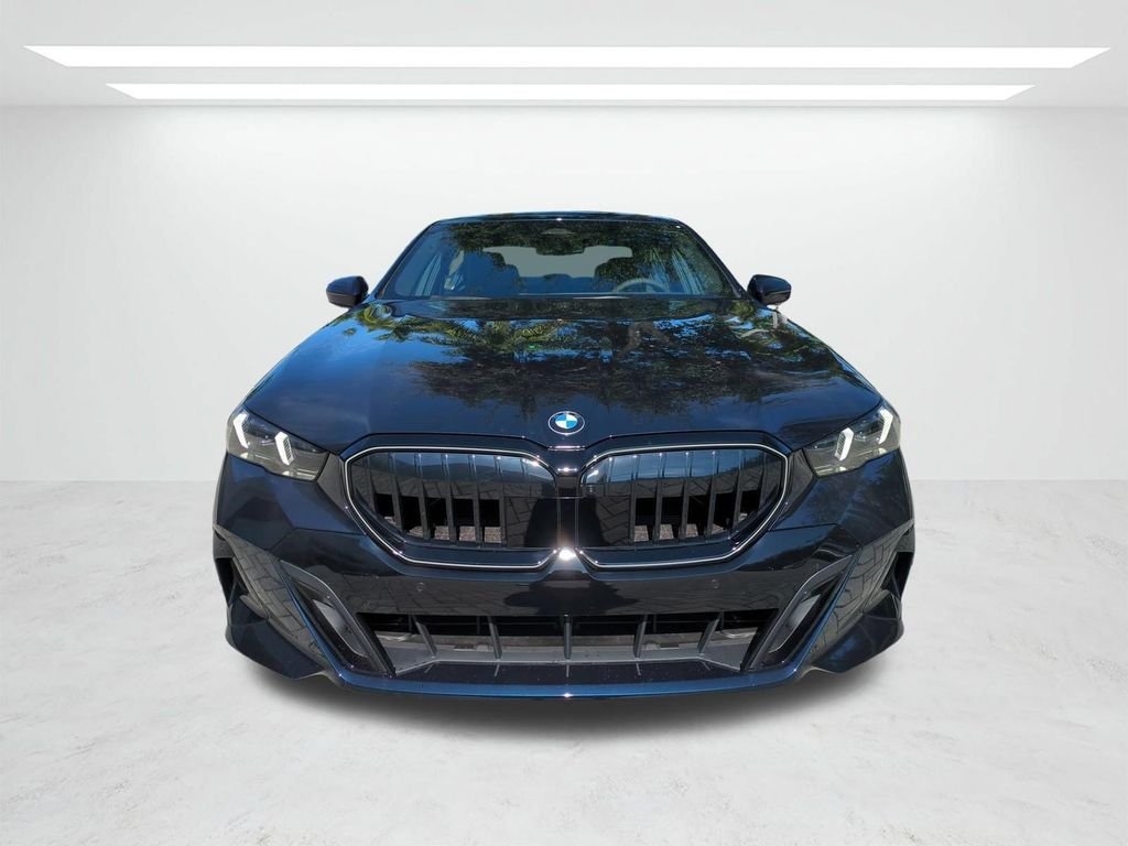 New 2027 Carbon Black Metallic BMW 530i image 9