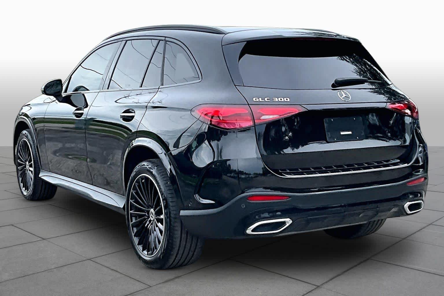 Used 2023 Obsidian Black Metallic Mercedes-Benz GLC 300 image 12