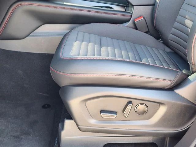 2026 Ford Explorer ST-Line - Photo 24