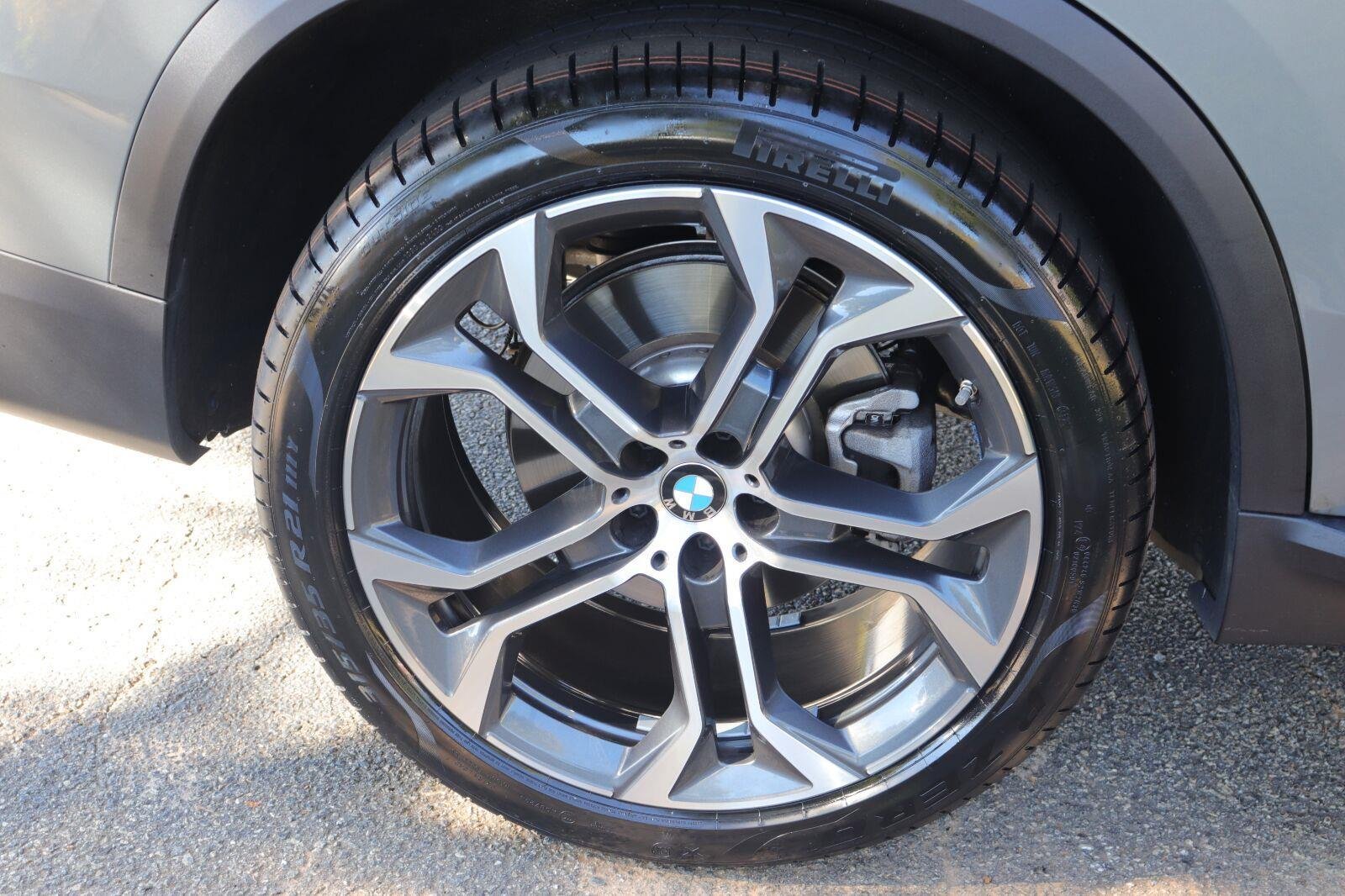 Used 2026 Skyscraper Grey Metallic BMW sDrive40i image 41