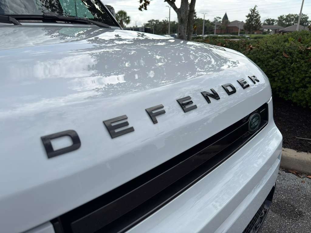2025 Land Rover Defender X-Dynamic SE - Photo 27