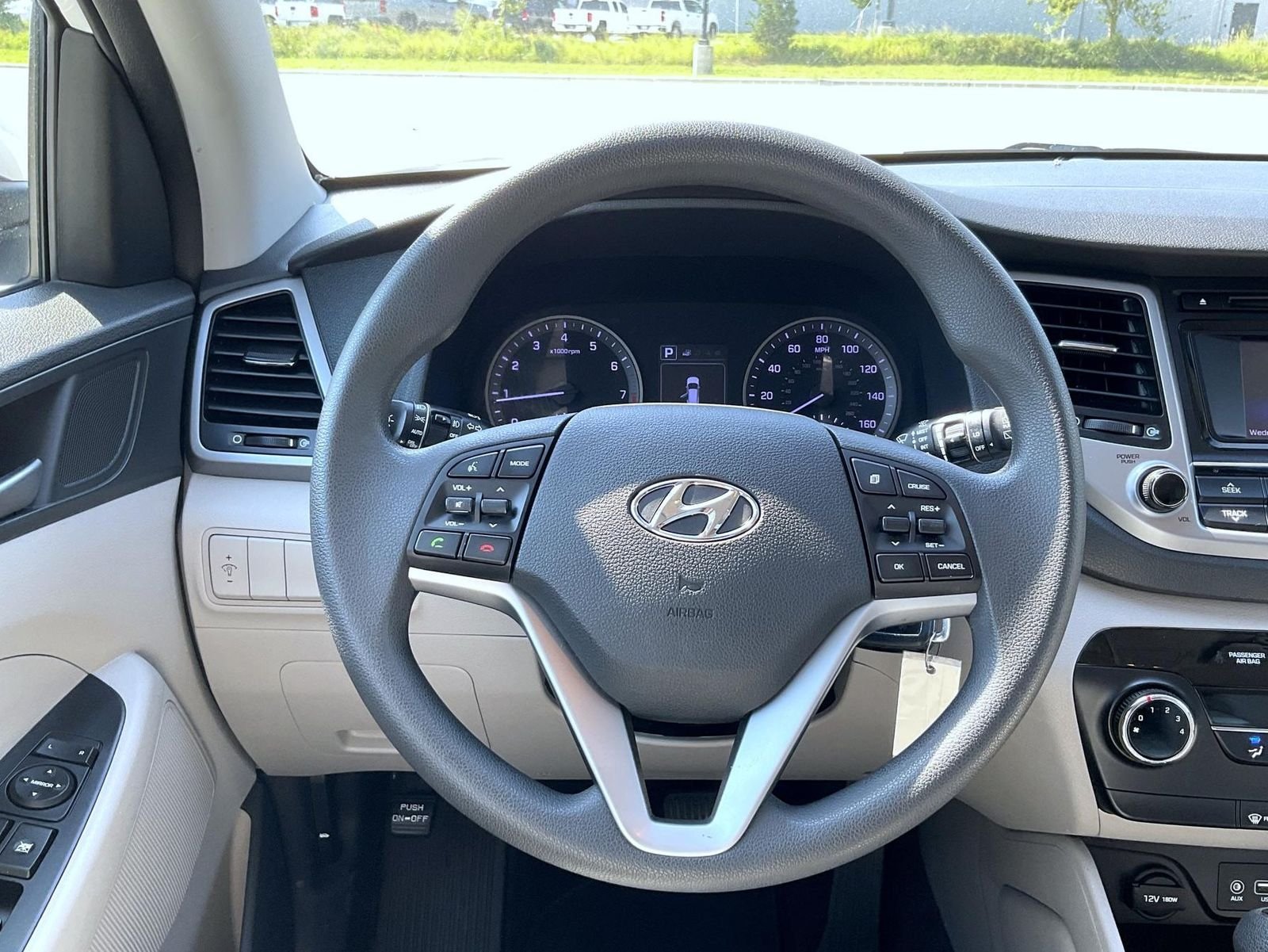 Used 2017 White Hyundai Eco image 11