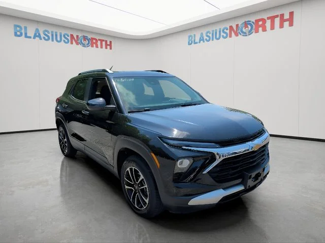 Used 2025 Black Chevrolet LT image 3
