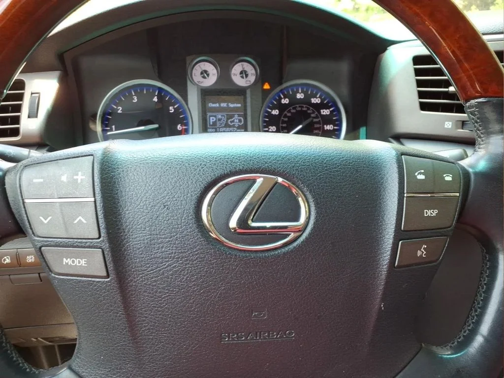 Used 2008  Lexus 570 image 12