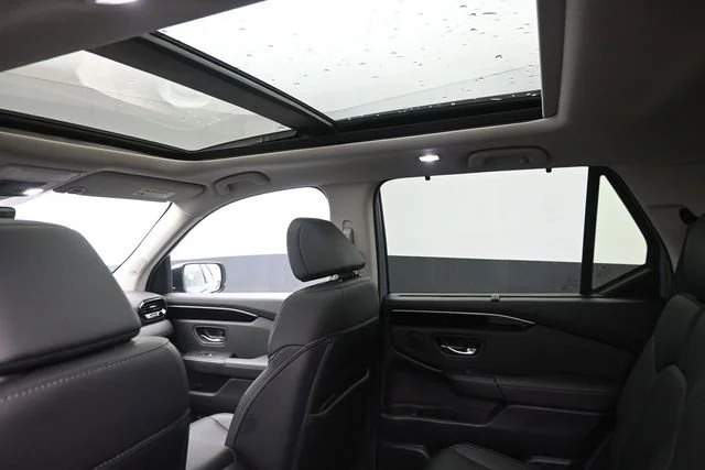 2025 Honda Pilot Touring - Photo 76