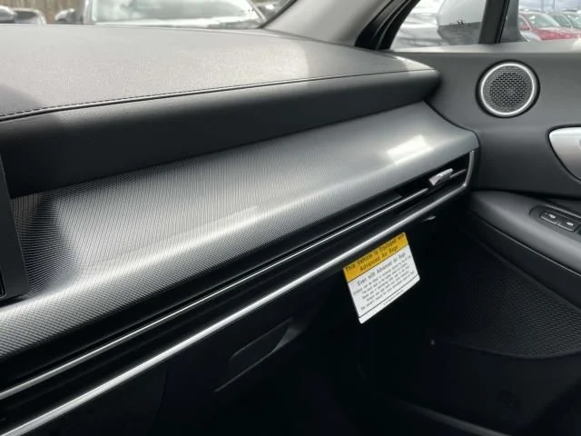 New 2025 Silver Hyundai SE image 29