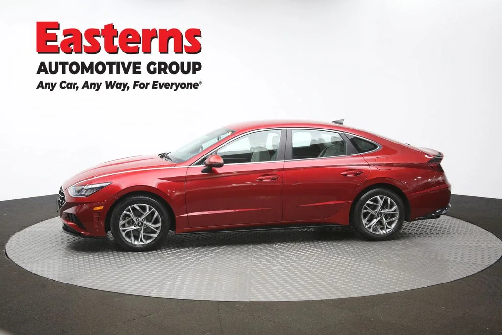 Used 2023 Red Hyundai SEL image 59
