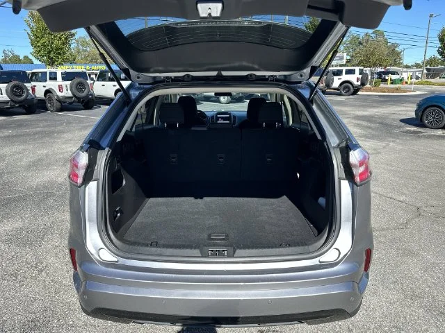 Used 2024 Silver Ford SE image 23