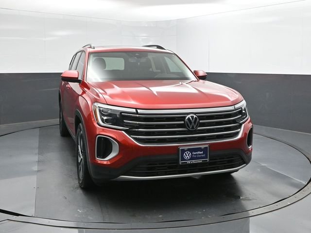 Used 2024 Red Volkswagen 2.0T SE w/Technology image 17
