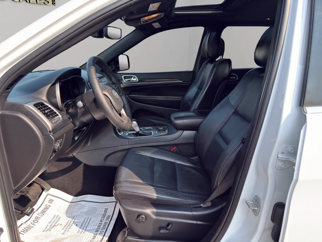 Used 2020 Bright White Clearcoat Jeep Limited image 9