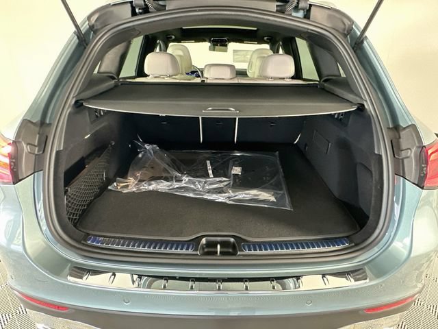 New 2026 Verde Silver Metallic Mercedes-Benz GLC 300 image 57
