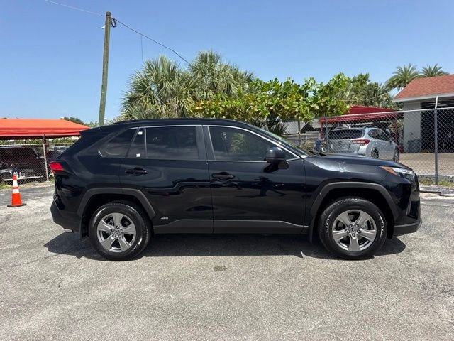 2025 Toyota RAV4 LE - Photo 9