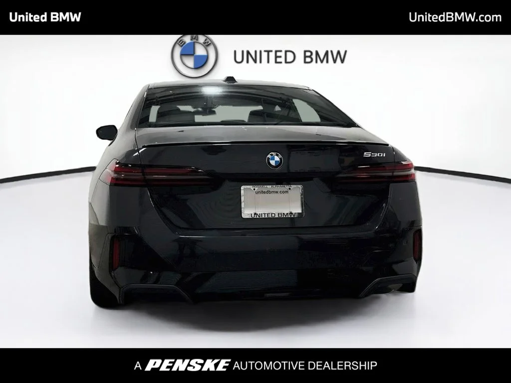 New 2027 Dark Graphite Metallic BMW 530i image 6