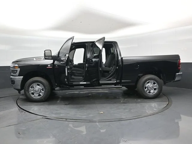 New 2026 Diamond Black Crystal Pearl-Coat Exterior Paint RAM Tradesman image 49