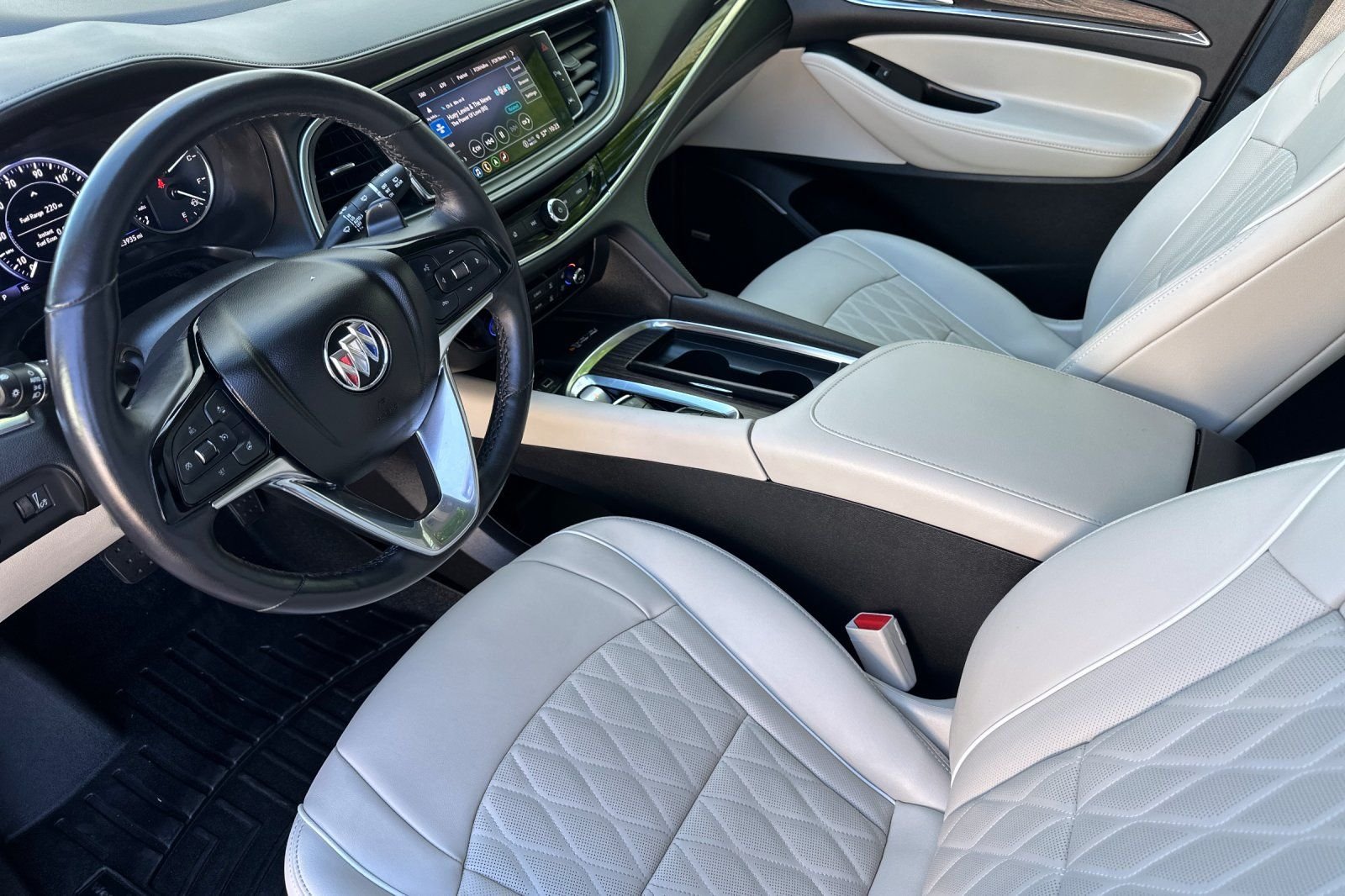 Used 2024 Green Buick Avenir image 10