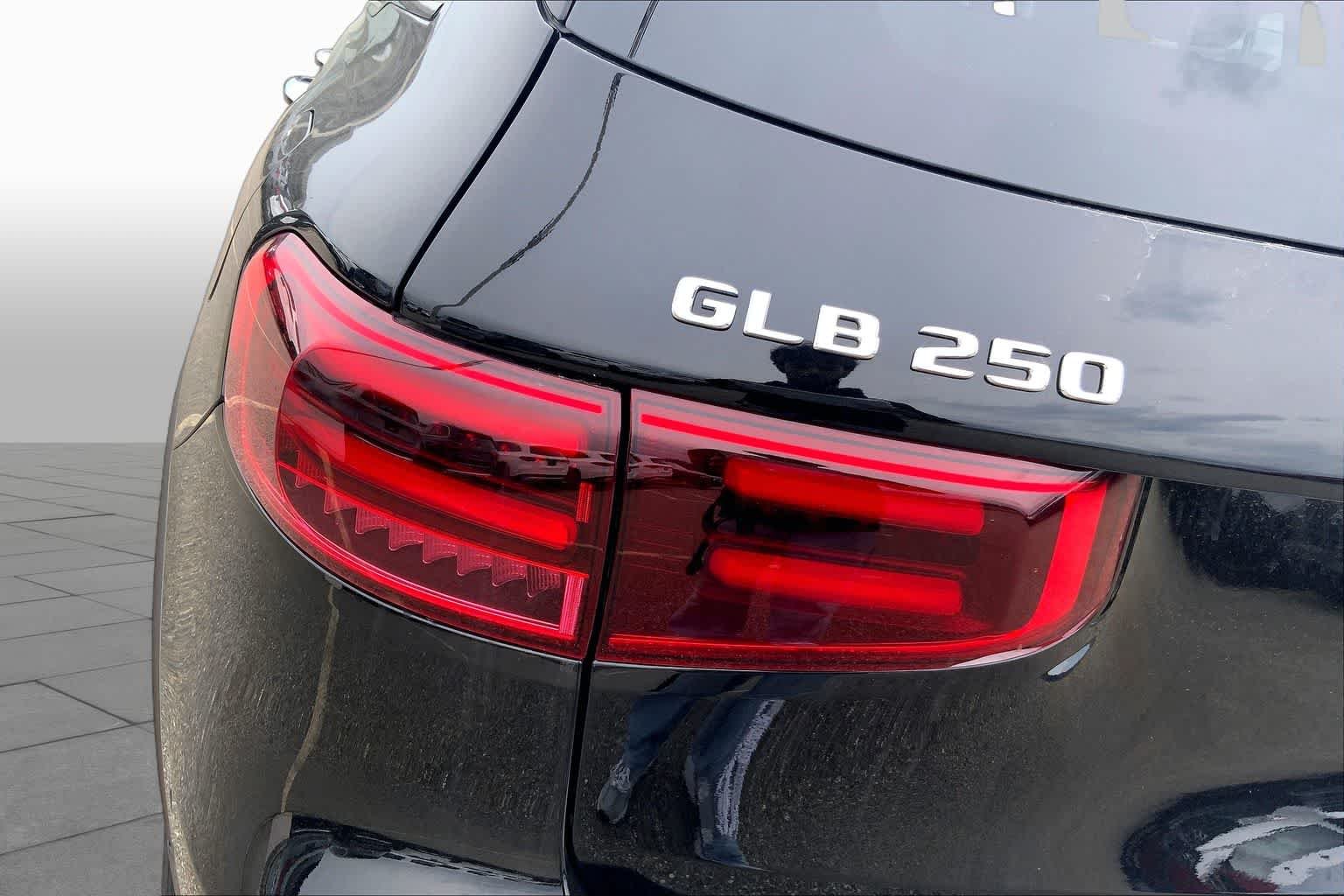 New 2026 Night Black Mercedes-Benz GLB 250 image 6