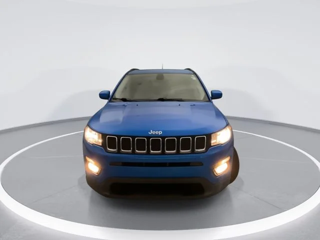 Used 2019 Blue Jeep Latitude image 9
