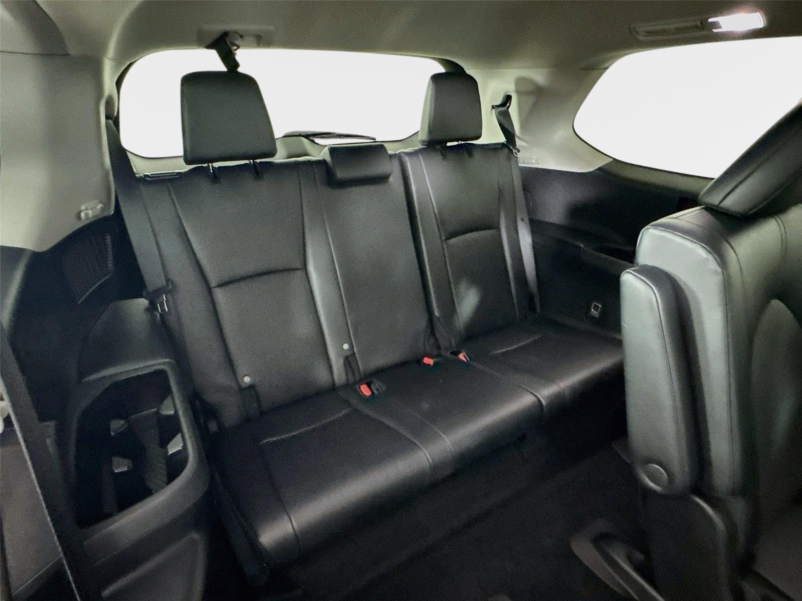 Used 2024 Pearl Toyota XLE image 26
