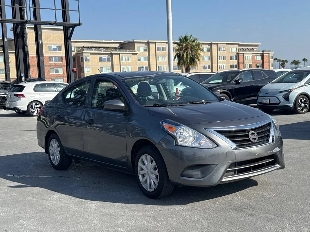 Used 2018  Nissan S Plus image 3