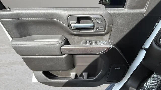 Used 2022 Summit White Chevrolet LTZ image 18