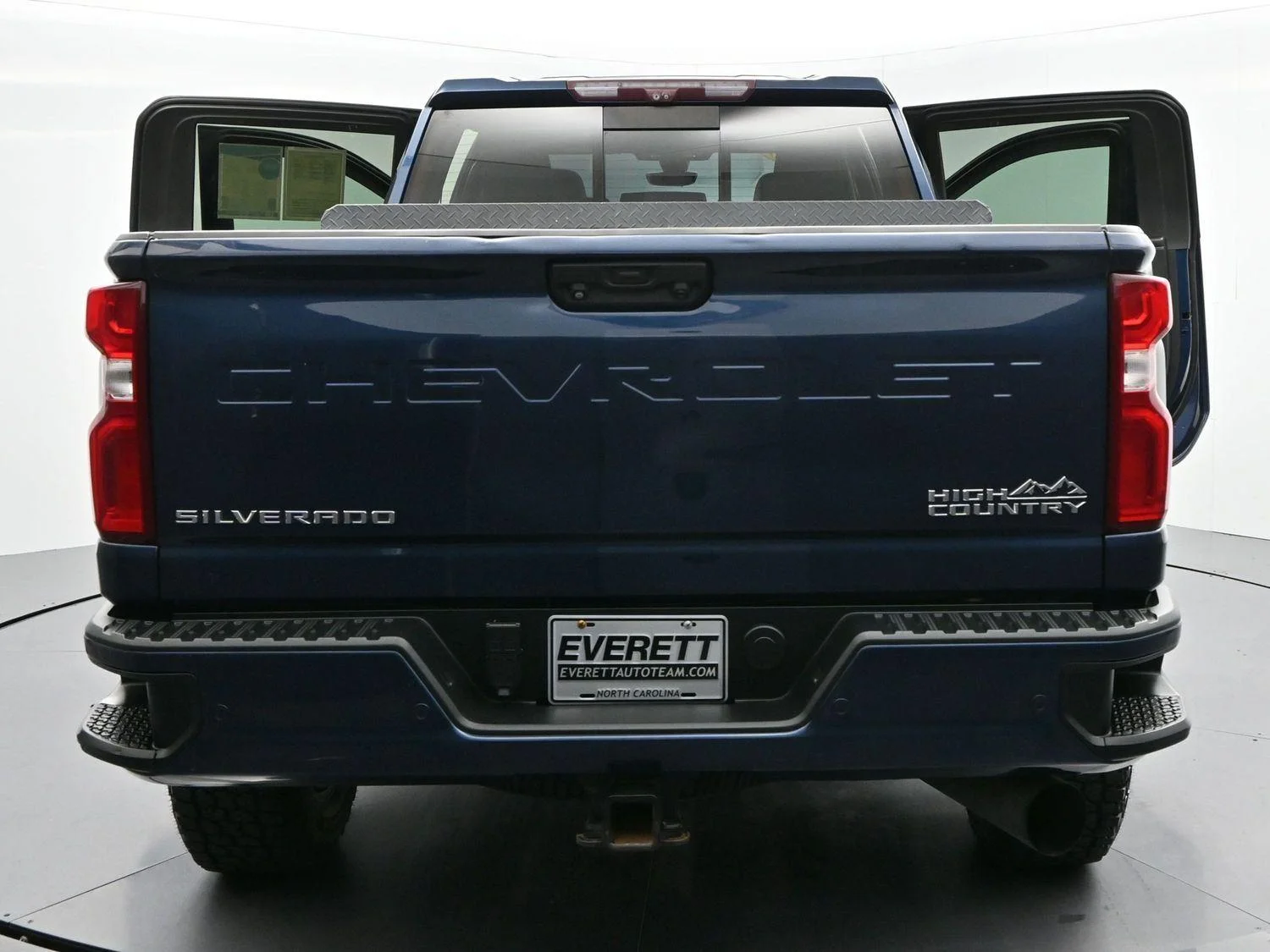 Used 2020 NORTHSKY BLUE METALLIC Chevrolet High Country image 44
