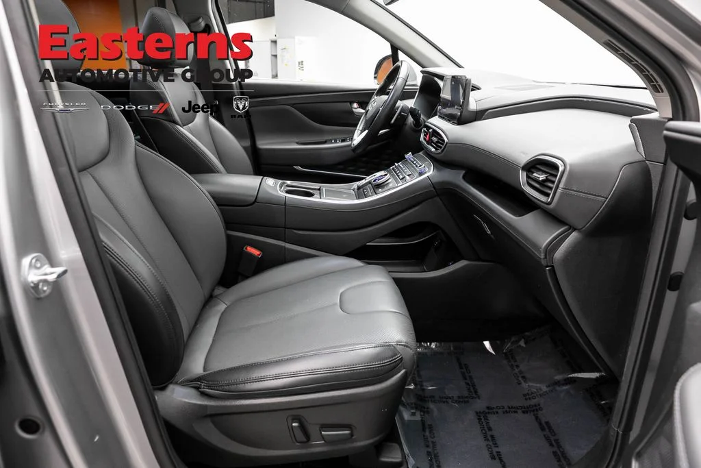 Used 2023 Silver Hyundai SEL image 25