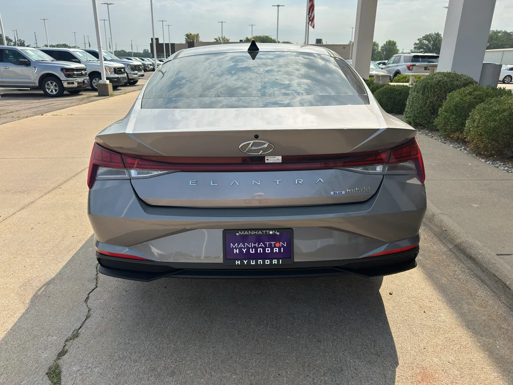 Used 2023 Fluid Metal Hyundai Blue image 13