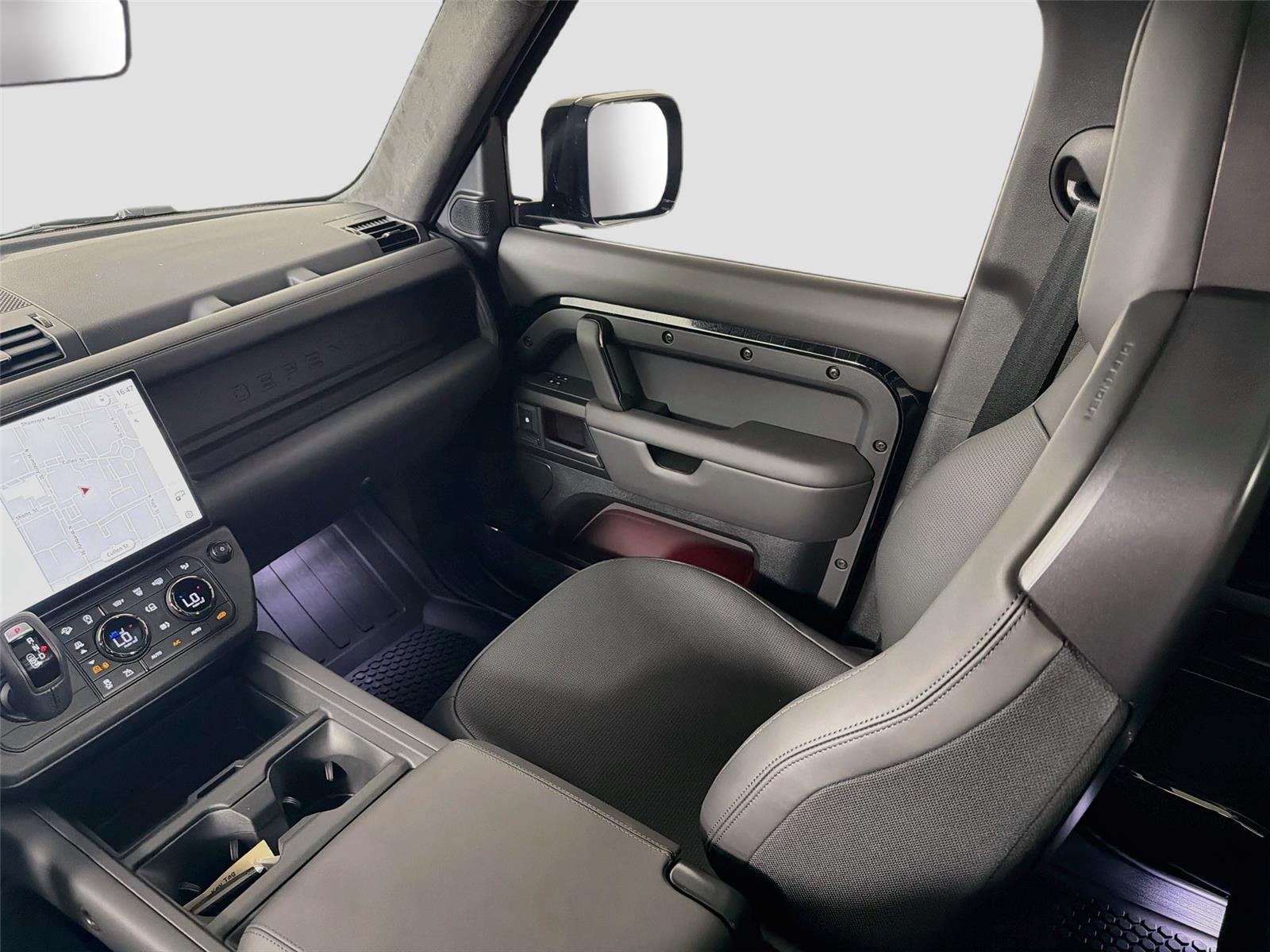 New 2026 Narvik Black Land Rover OCTA image 25