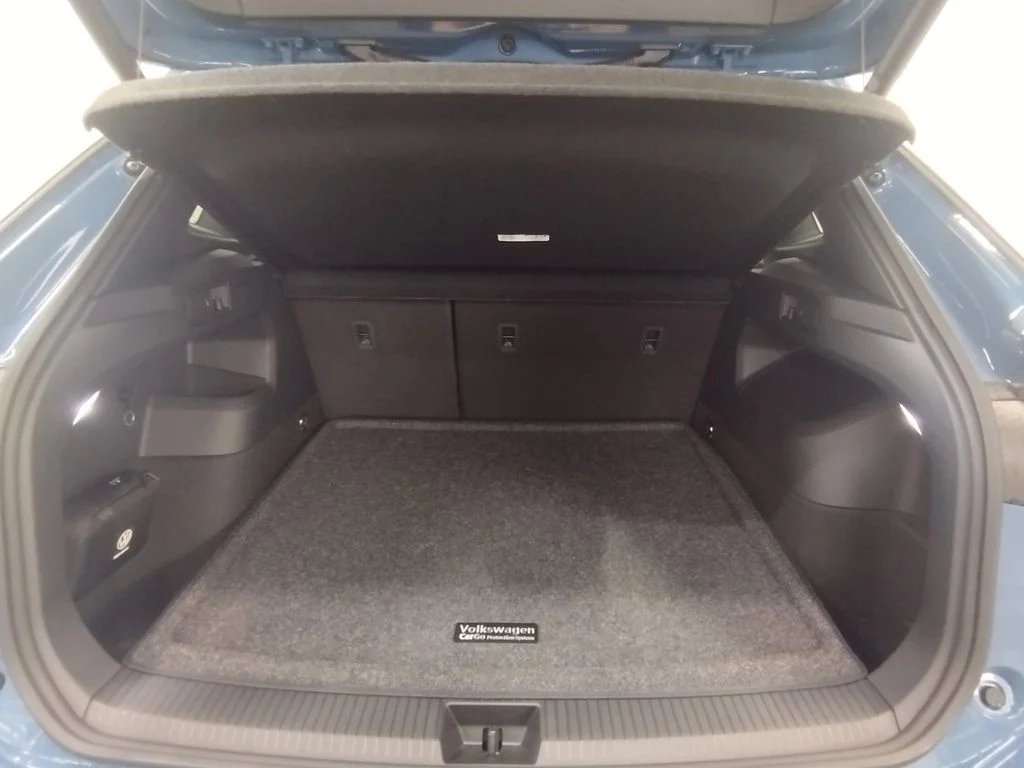 New 2026 Blue Volkswagen SE R-Line Black image 21