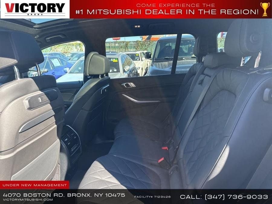 Used 2024 White BMW xDrive40i image 27