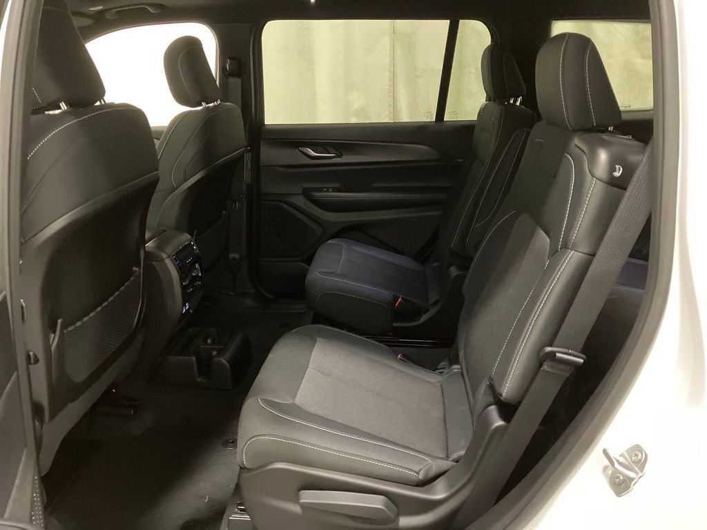 2025 Jeep Grand Cherokee L Laredo - Photo 11