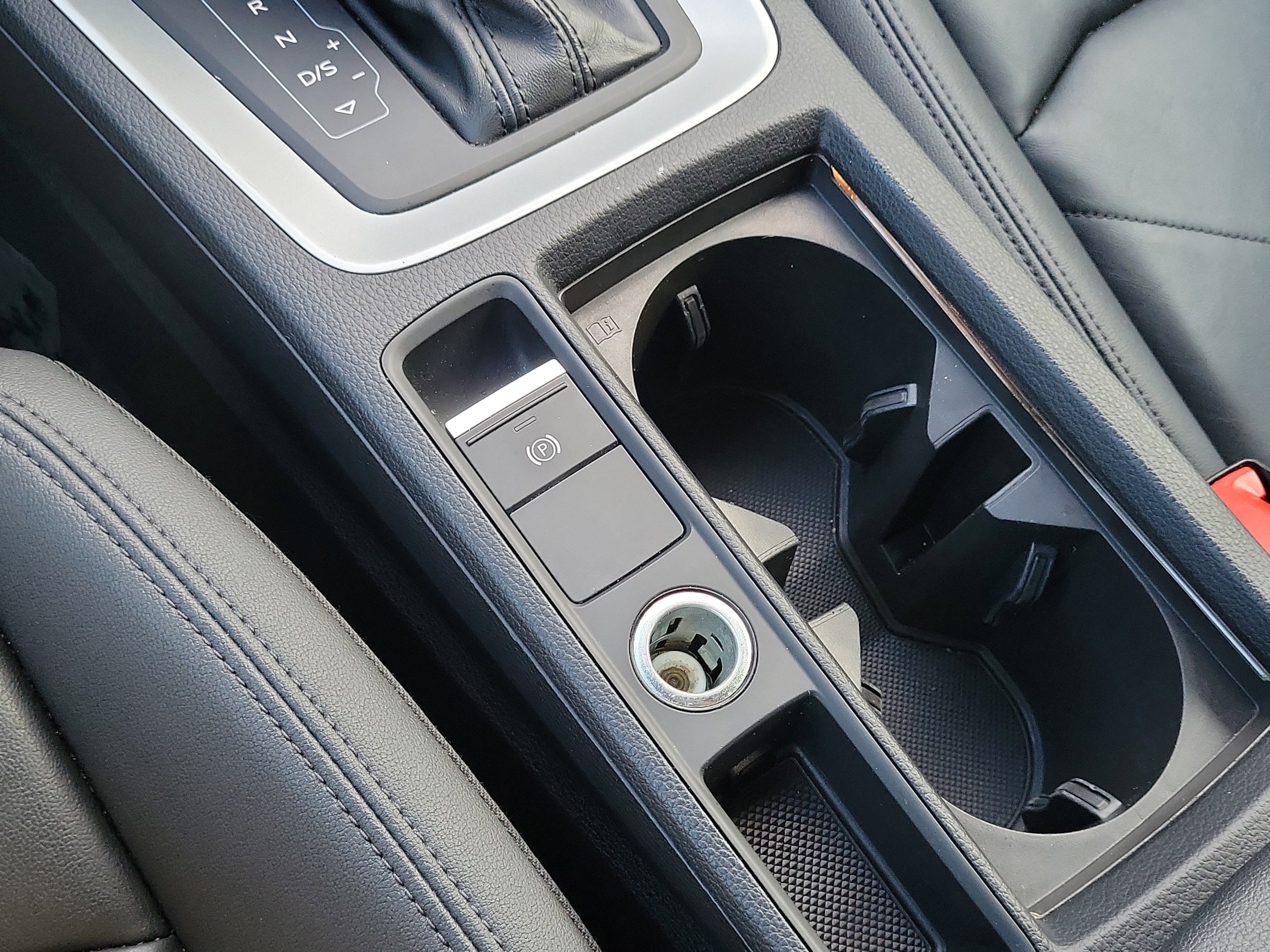 Used 2024 White Audi S line Premium image 32
